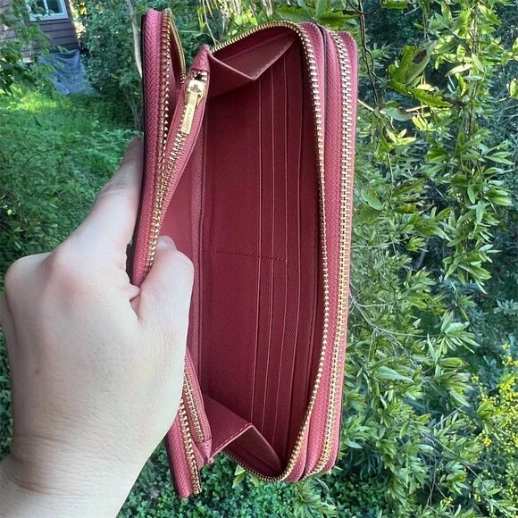 COACH Double Zip-Around Travel & Phone Wallet PINK Leather w Gold Hardware NWOT - Picture 5 of 13